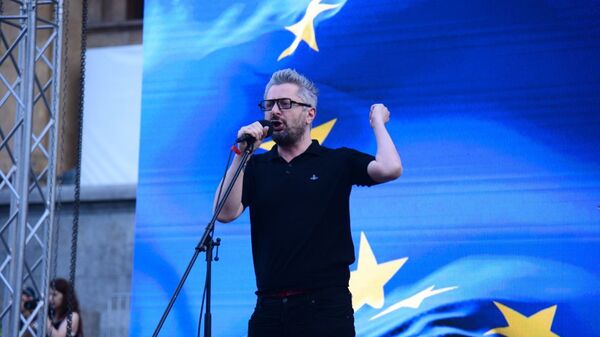 Ника Гварамия. Акция протеста у здания Парламента Грузии 17 июля 2021 года  - Sputnik Грузия