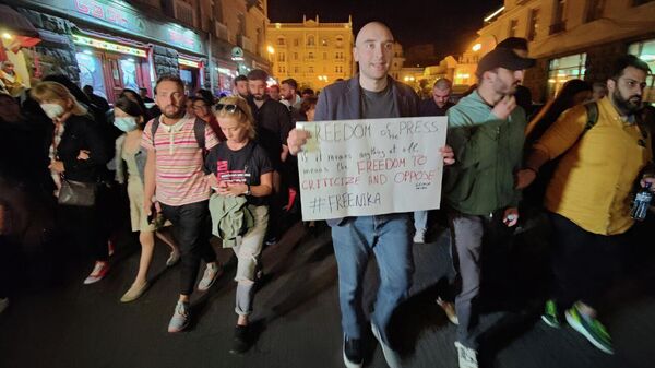 Акция представителей общественности и журналистов. Шествие по проспекту Агмашенебели18 мая 2022 года - Sputnik Грузия