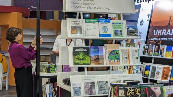 Грузинская литература на книжной ярмарке в Буэнос-Айресе - Sputnik Грузия