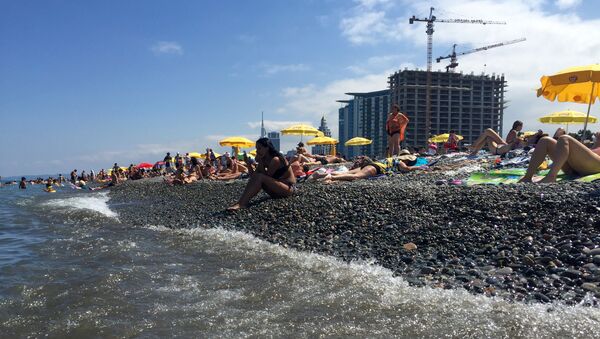 Аджария. Пляж в городе Батуми на берегу Черного моря - Sputnik Грузия